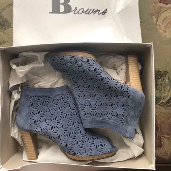 NWOB Browns Shoes Open Toe Blue Suede Booties, 8 - Picture 2 of 8